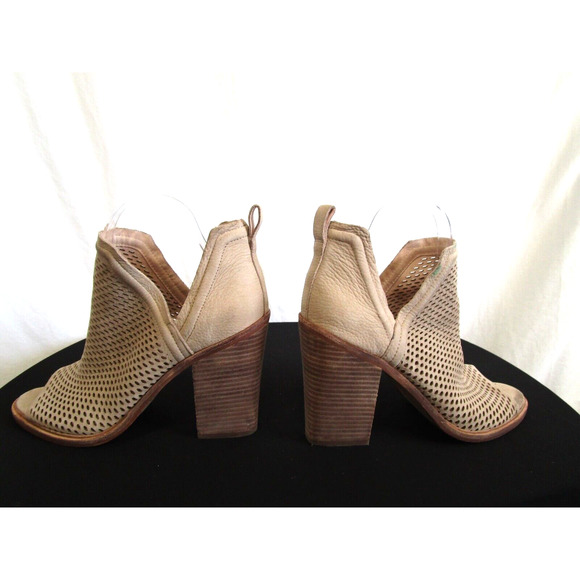 Vince Camuto Beige Perforated Suede High Heel Bootie Sandals Women Sz 9.5 M - Picture 12 of 15